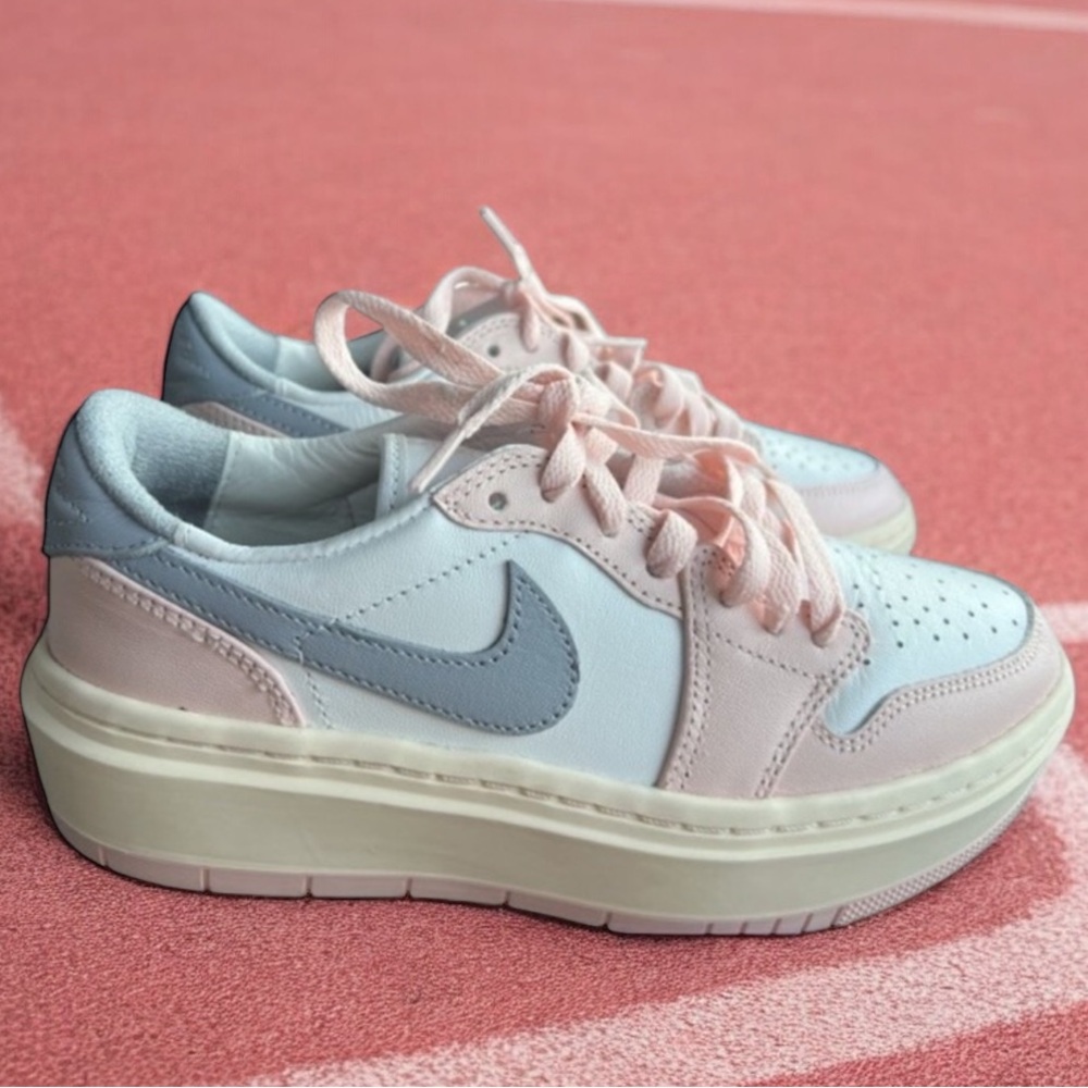 Nike‎ Air Jordan 1 Mid SE Valentine's Day DH7004-600 Size 6.5 Women